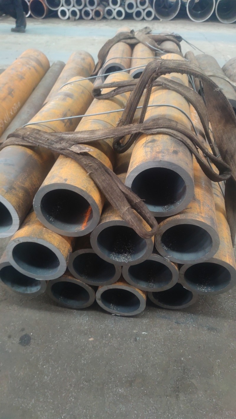 芝罘芝罘芝罘15CrMoG无缝钢管切割